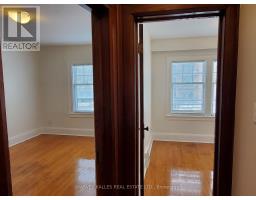 Upper - 28 Winona Drive, Toronto, ON M6G3S6 Photo 9