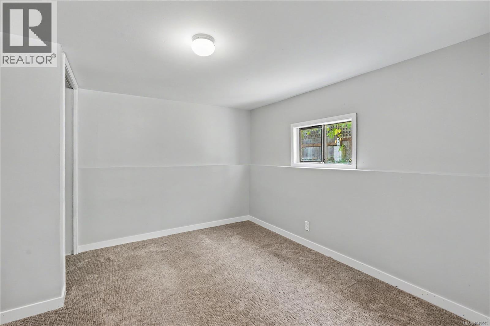  244 Regina Avenue, Saanich
