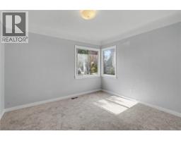 244 Regina Ave, Saanich, BC V8Z1J5 Photo 11