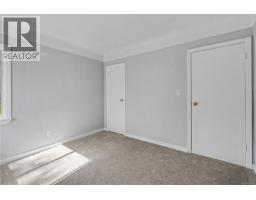 244 Regina Ave, Saanich, BC V8Z1J5 Photo 12