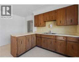 244 Regina Ave, Saanich, BC V8Z1J5 Photo 16
