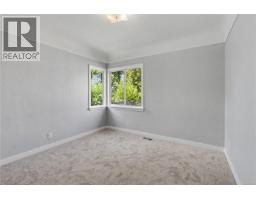 244 Regina Ave, Saanich, BC V8Z1J5 Photo 18