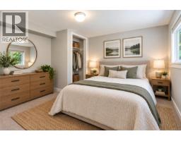 244 Regina Ave, Saanich, BC V8Z1J5 Photo 32