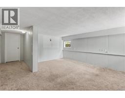 244 Regina Ave, Saanich, BC V8Z1J5 Photo 35