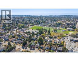 244 Regina Ave, Saanich, BC V8Z1J5 Photo 44