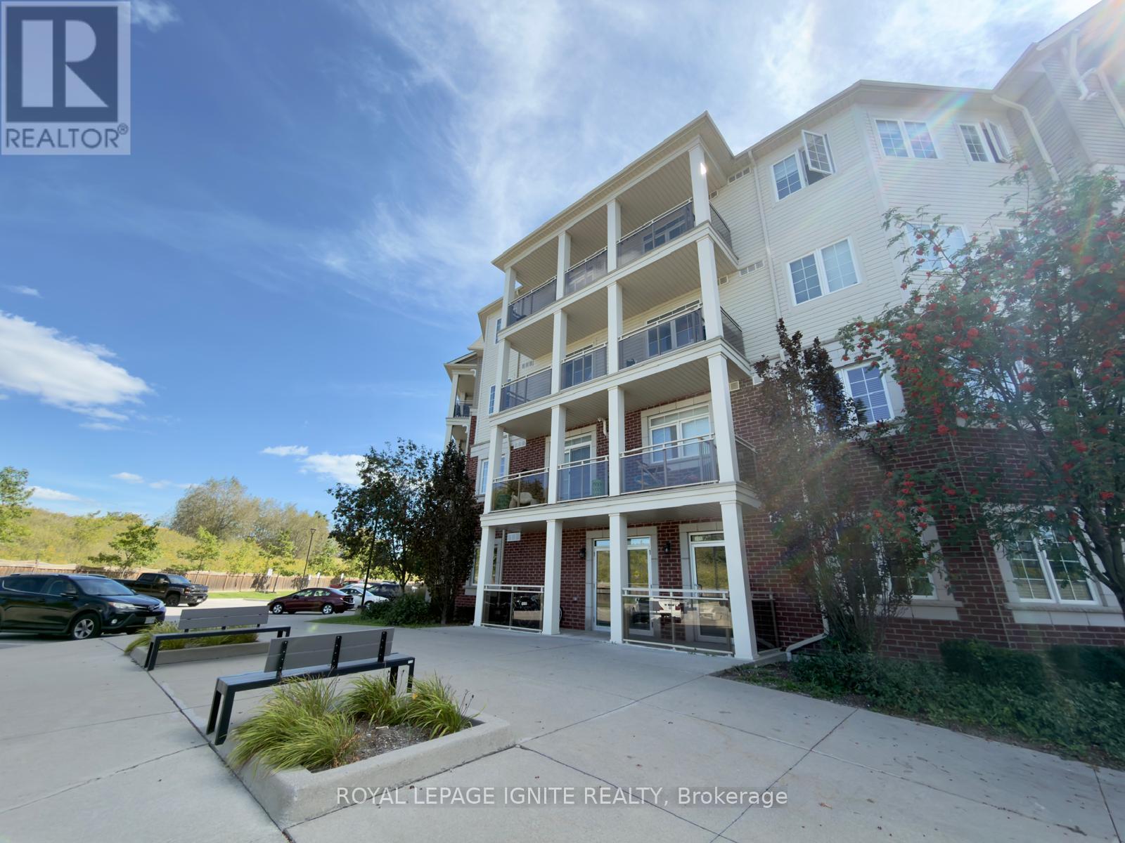 226 - 80 ASPEN SPRINGS DRIVE, Clarington (Bowmanville) — photo 2