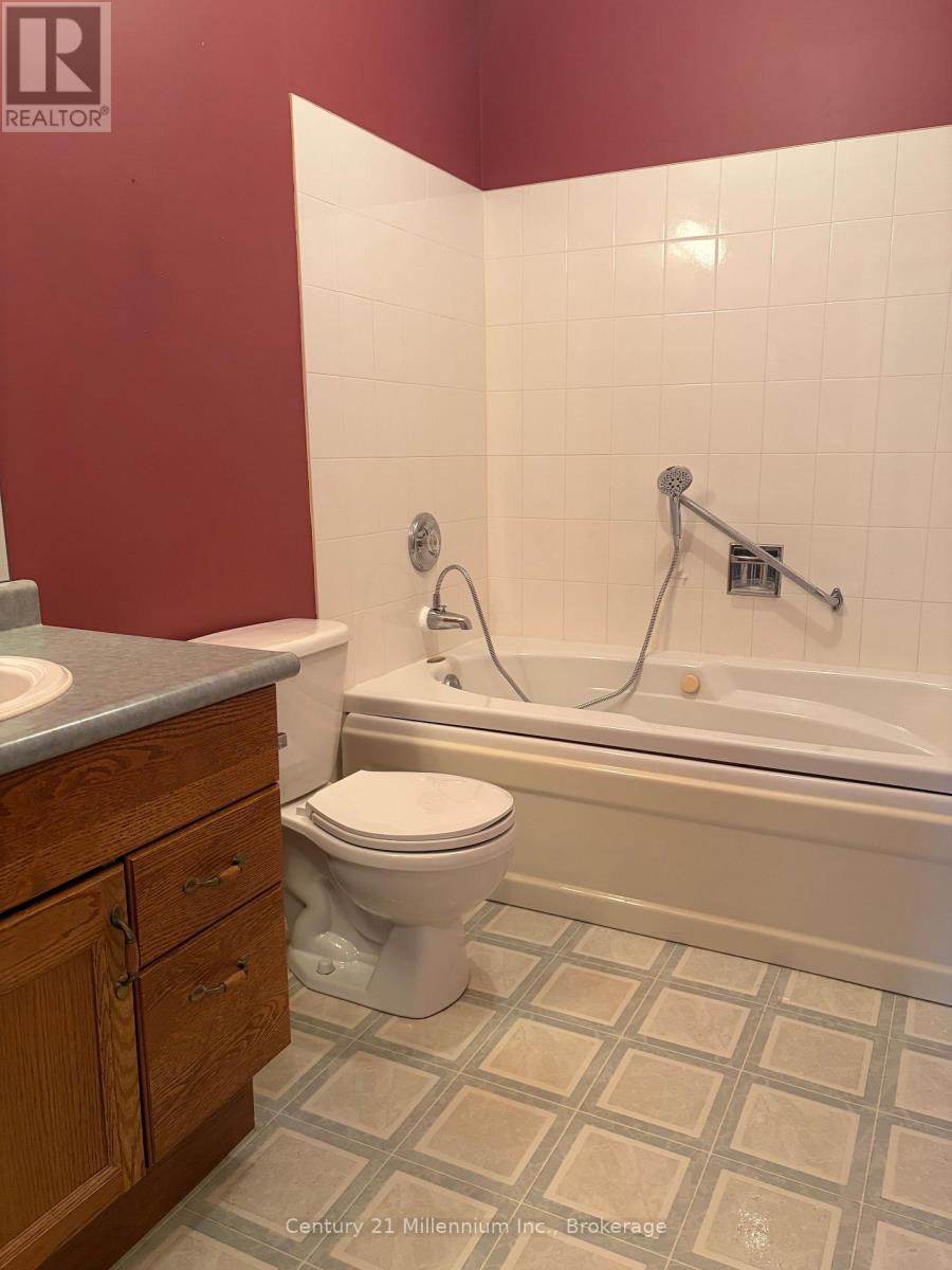 22 INDIANA AVENUE E, Wasaga Beach — photo 6