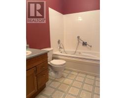 22 Indiana Avenue E, Wasaga Beach, ON L9Z3A8 Photo 6