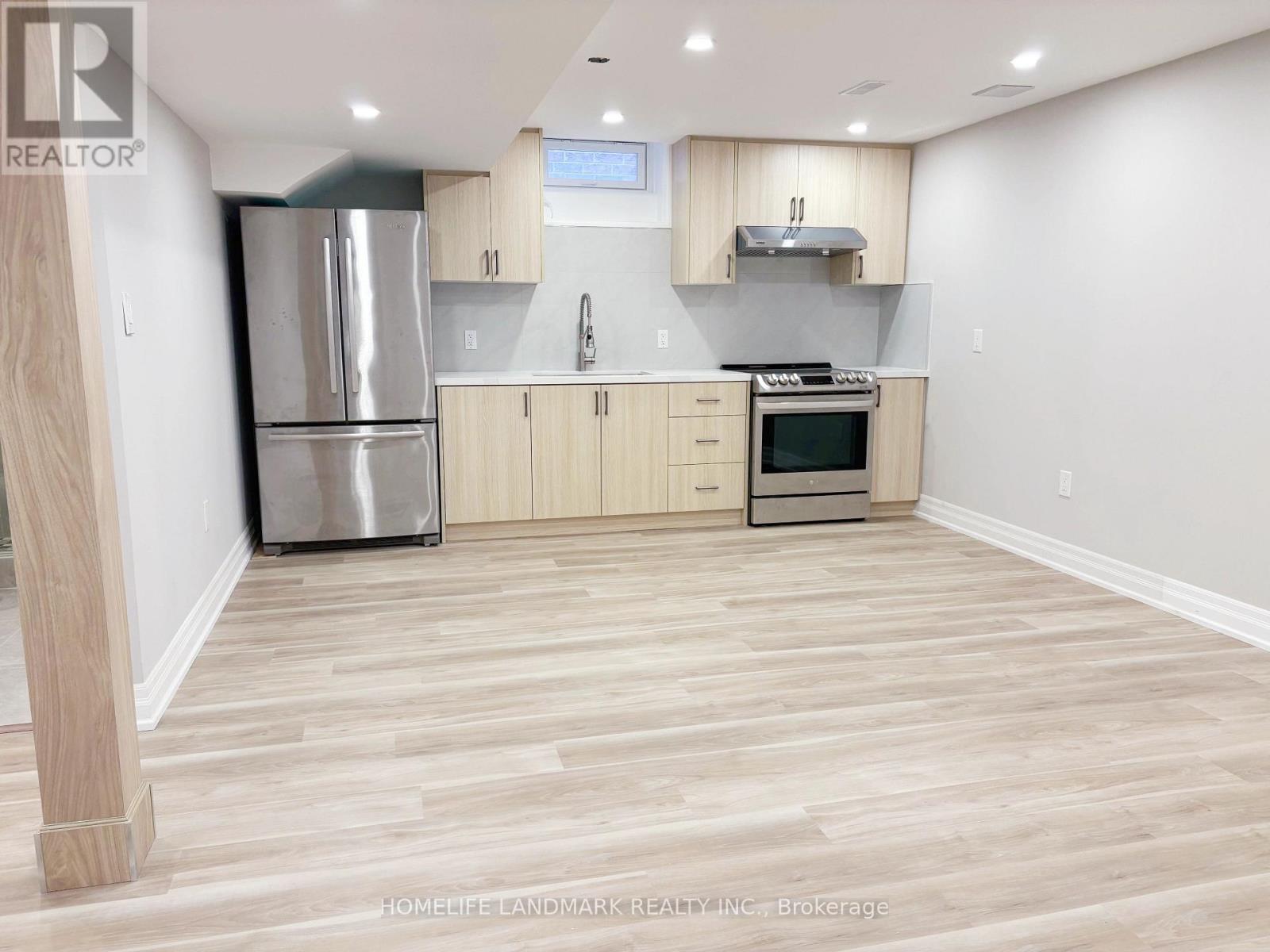 18 HALLDORSON AVENUE, Aurora — photo 3