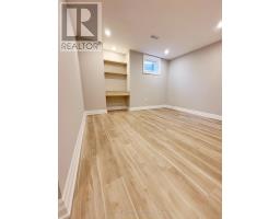 18 Halldorson Avenue, Aurora, ON L4G7Z2 Photo 8