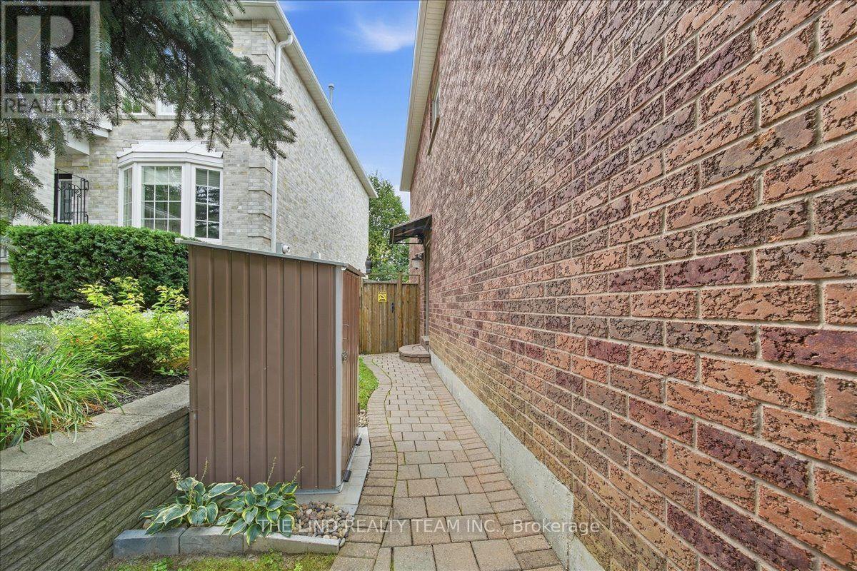 103 ALLENVALE DRIVE, Aurora (Aurora Highlands) — photo 3