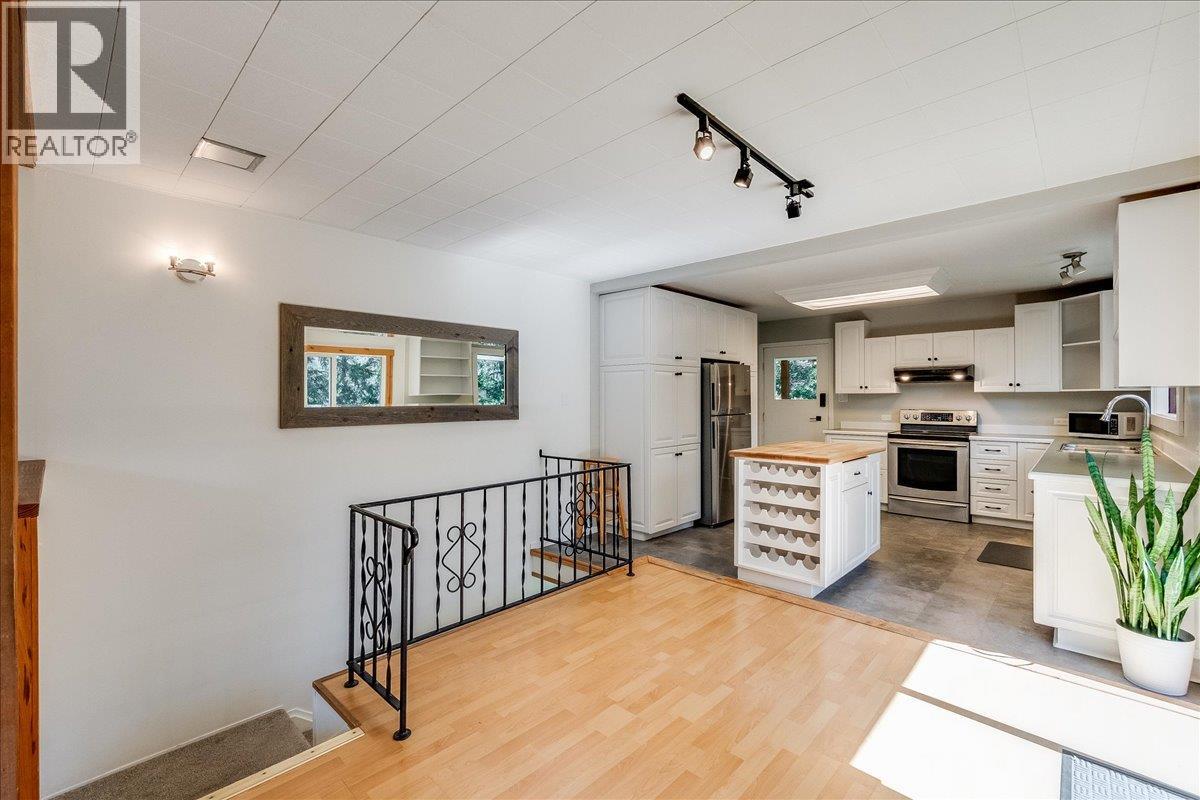 7641 3A Highway, Balfour