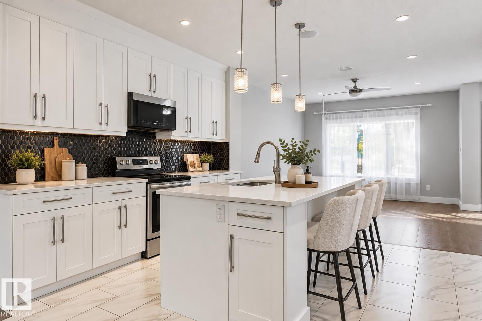 9945 78 ST NW - 10
