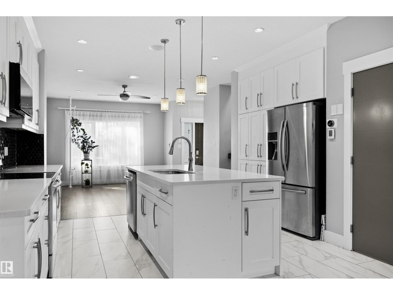 9945 78 ST NW - 12