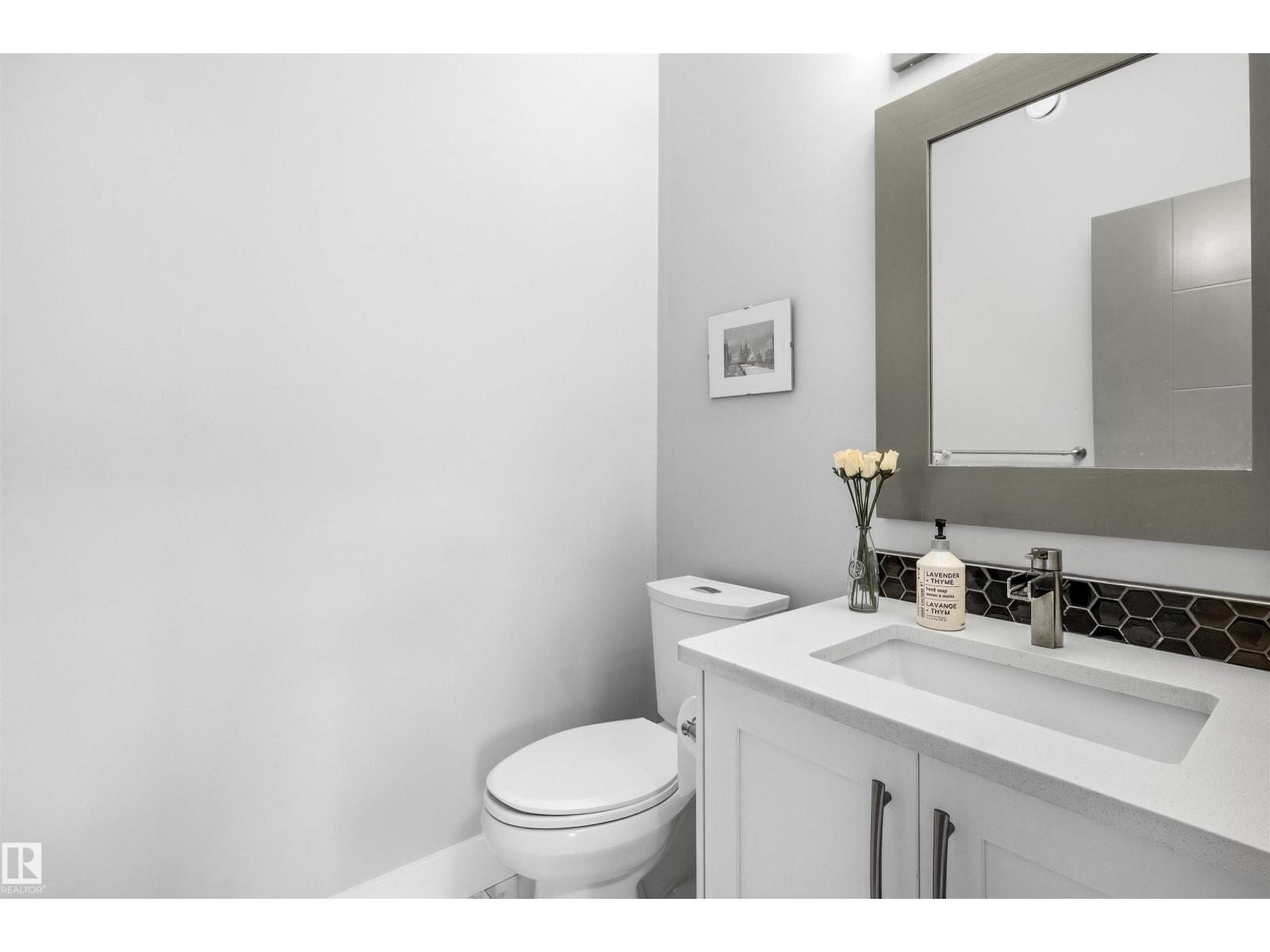 9945 78 ST NW - 18