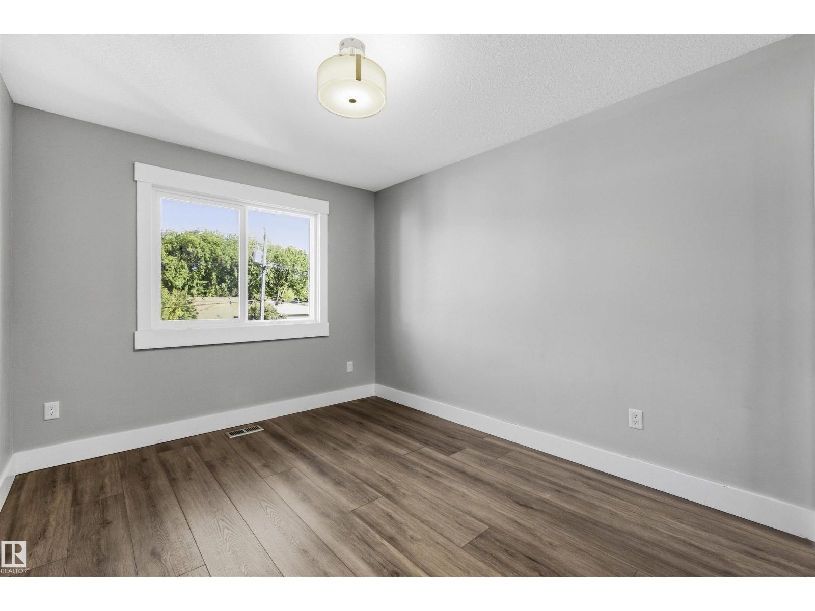 9945 78 ST NW - 29