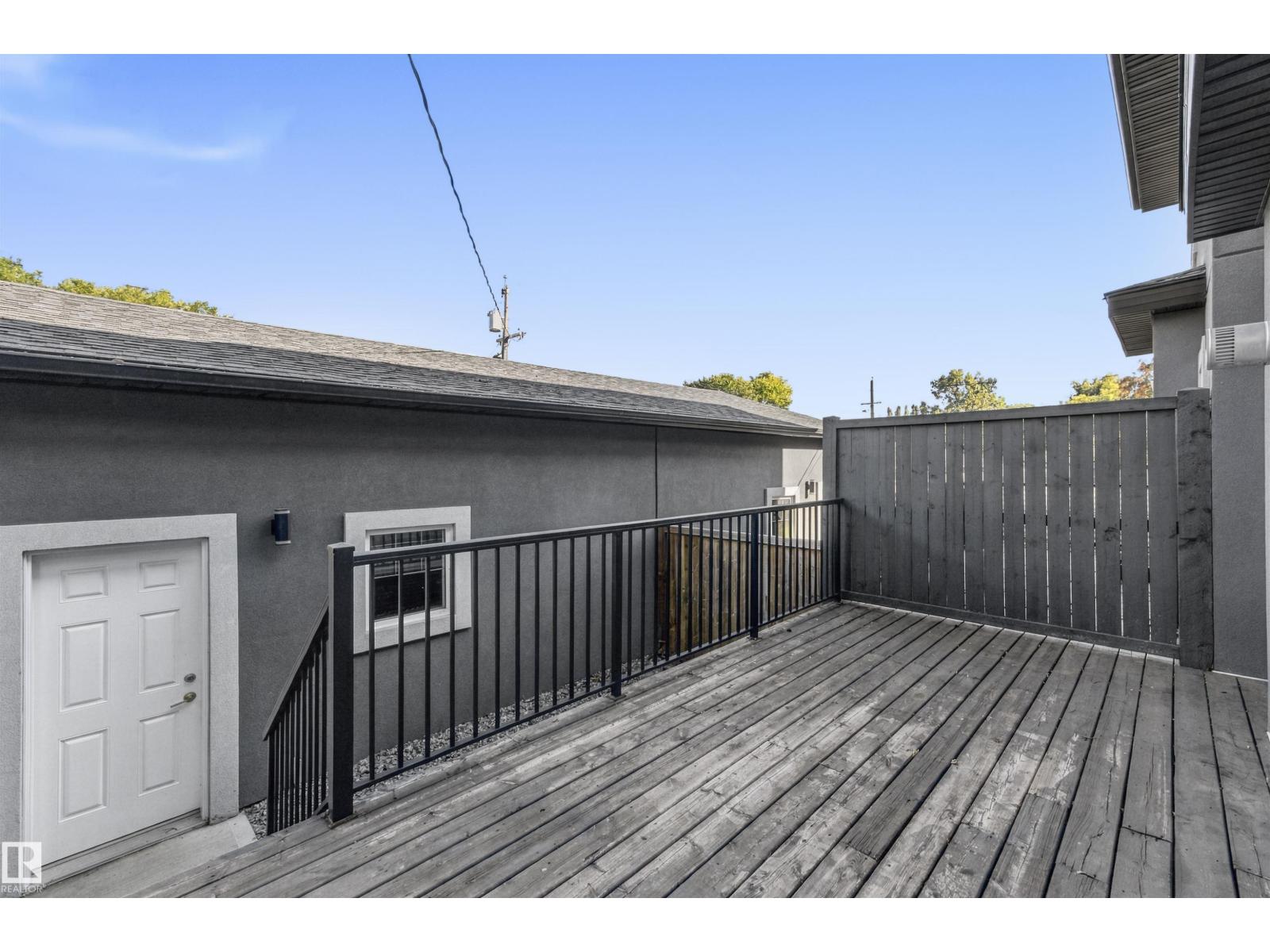 9945 78 ST NW - 39