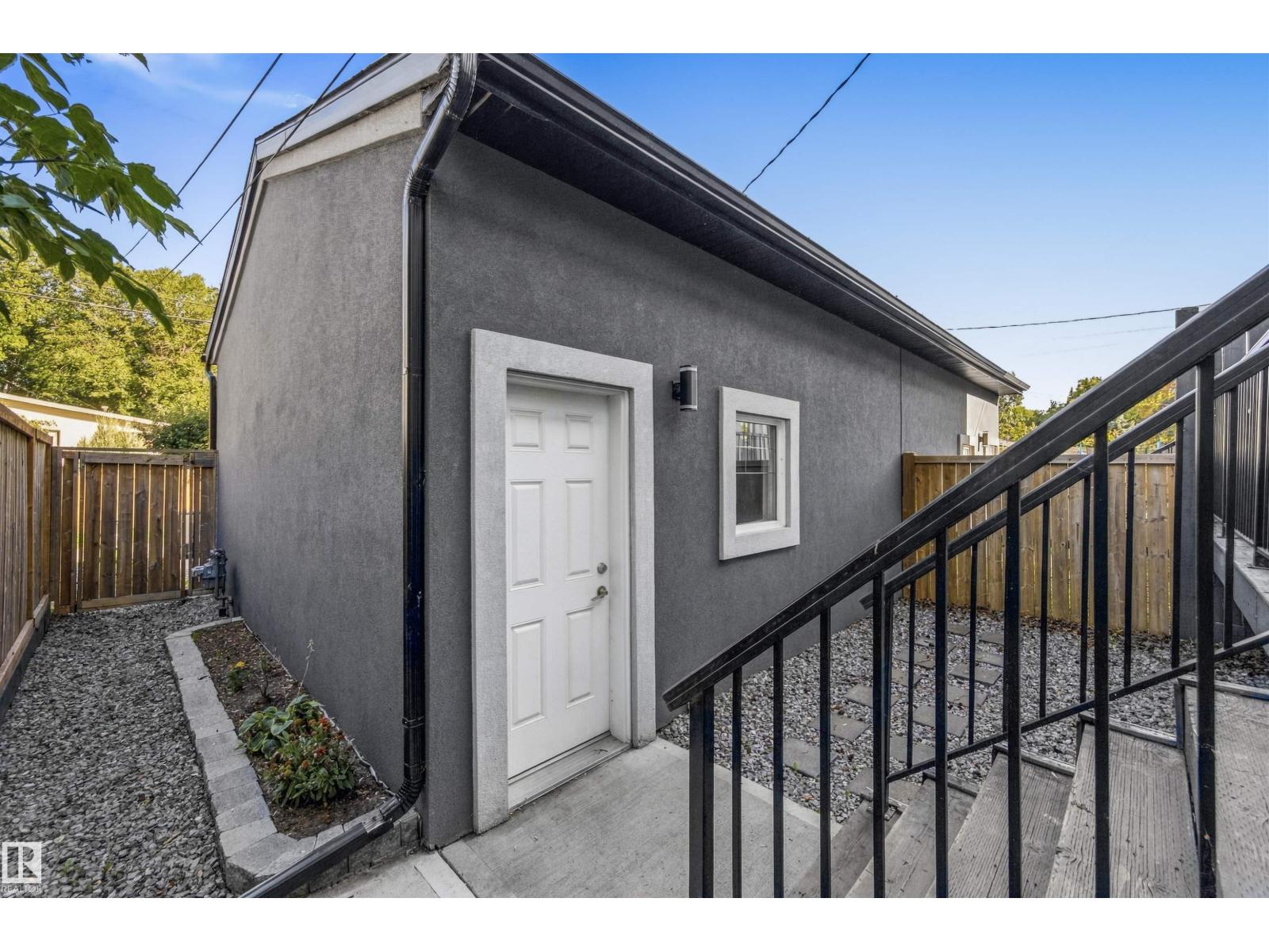9945 78 ST NW - 41