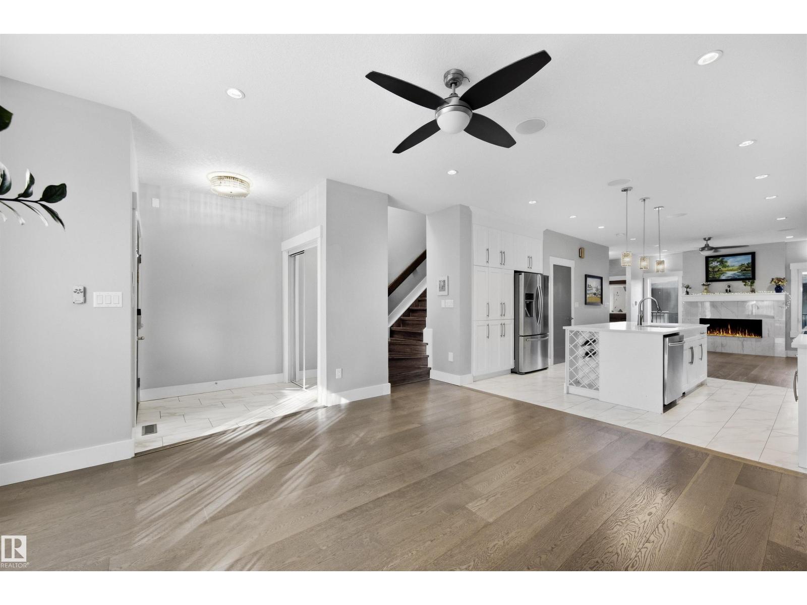 9945 78 ST NW - 6