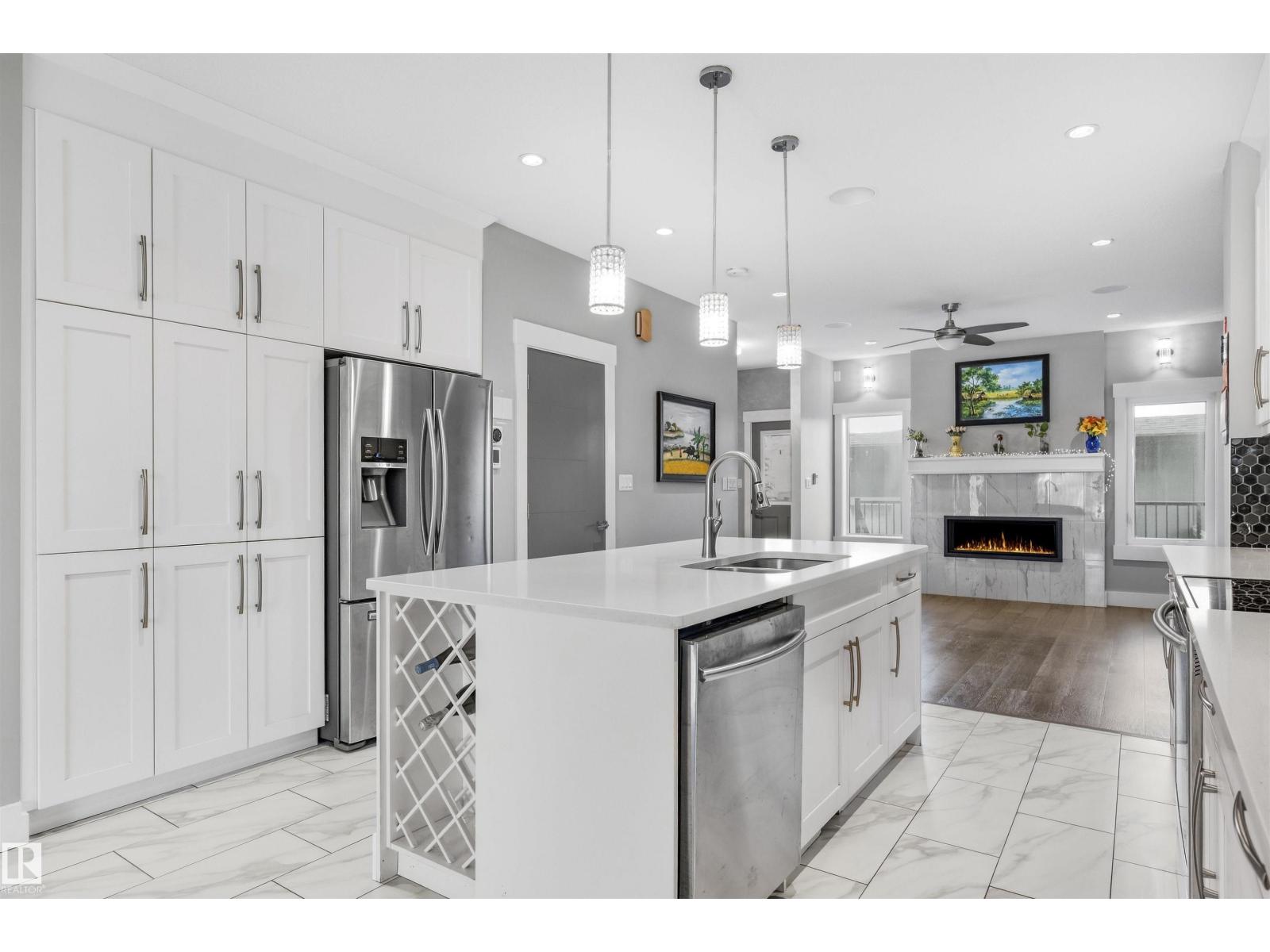 9945 78 ST NW - 8