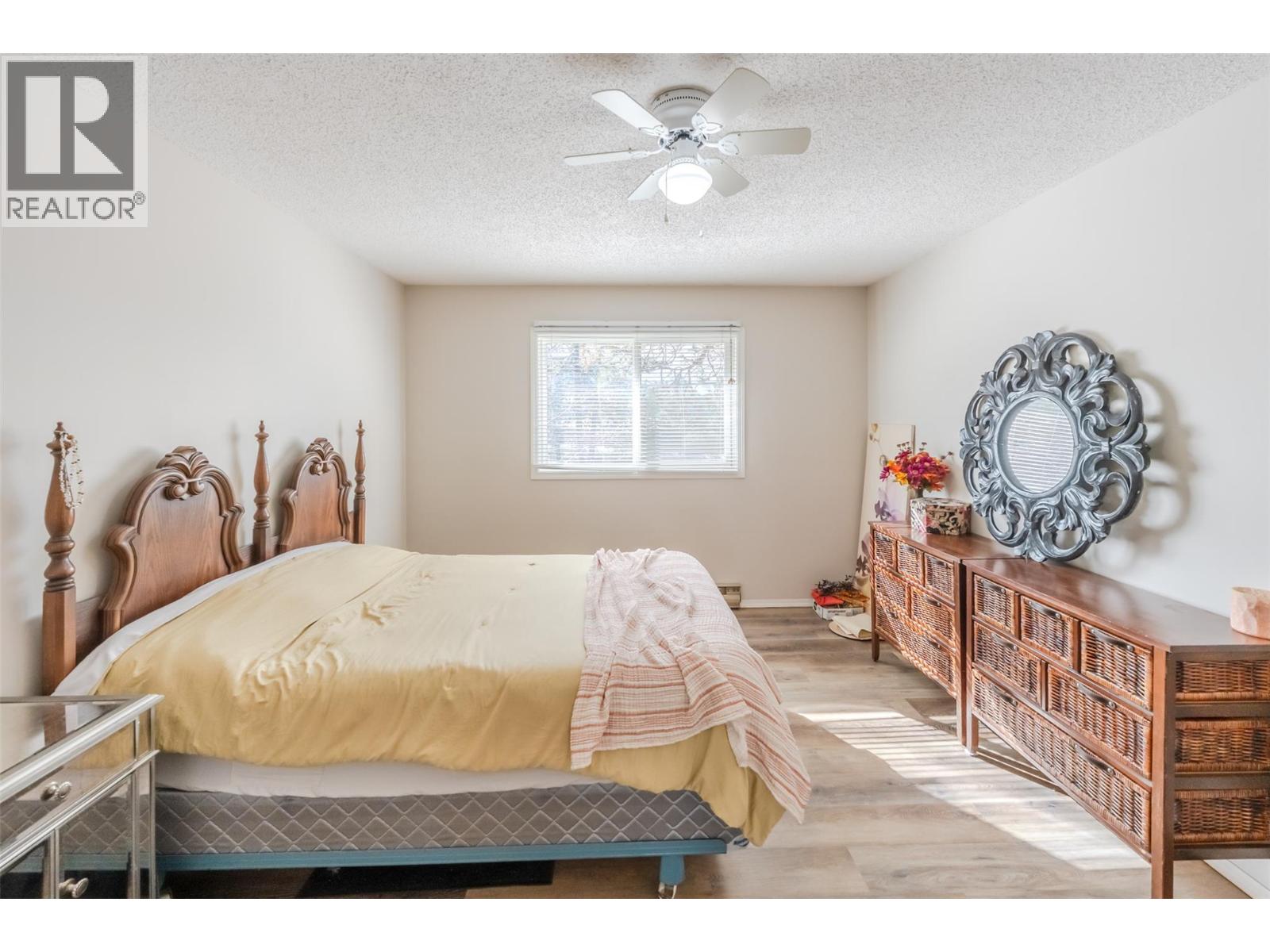 303 110 Skaha Place, Penticton