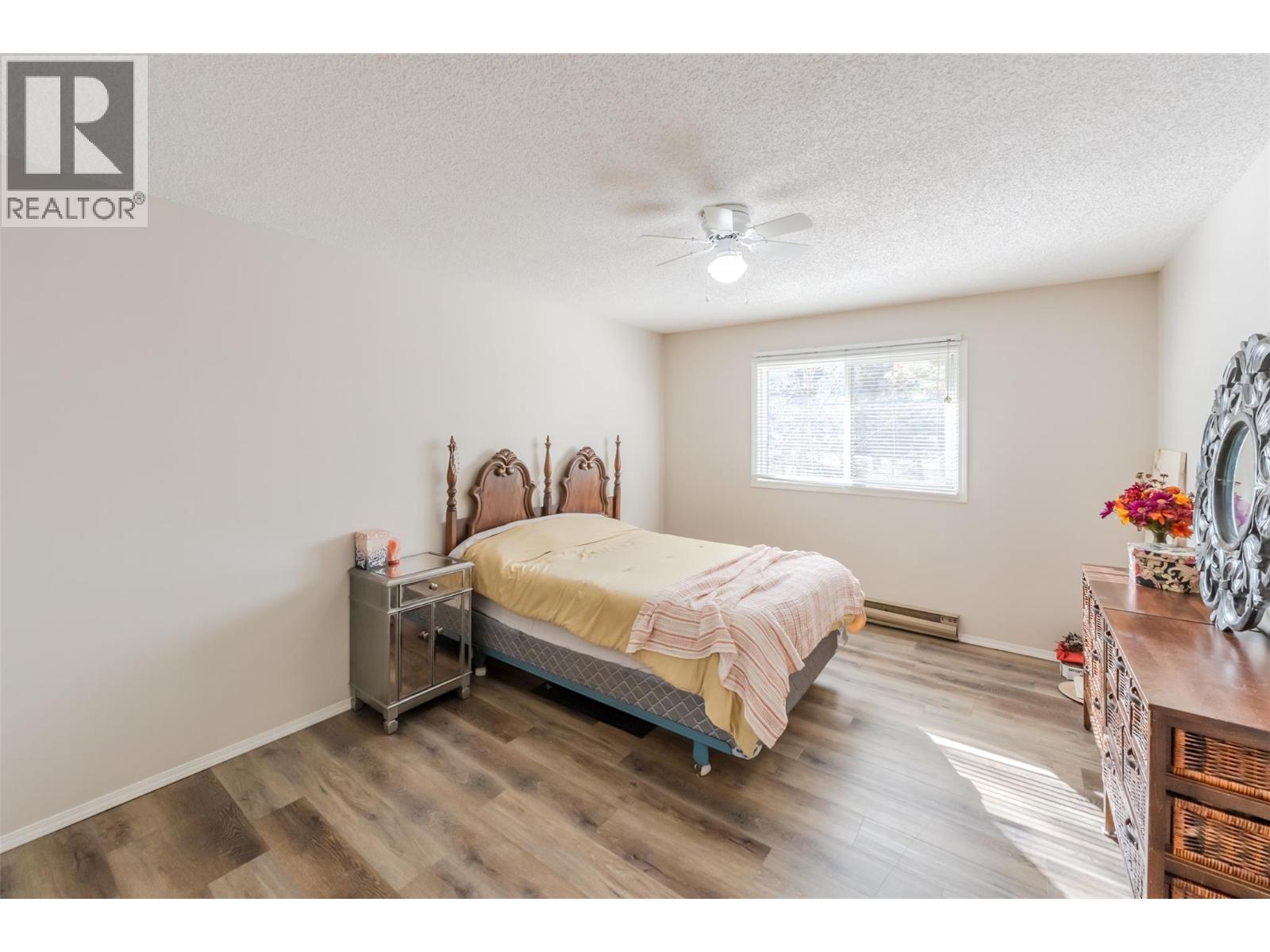 303 110 Skaha Place, Penticton