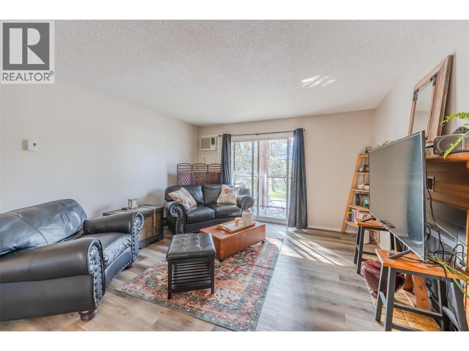 303 110 Skaha Place, Penticton