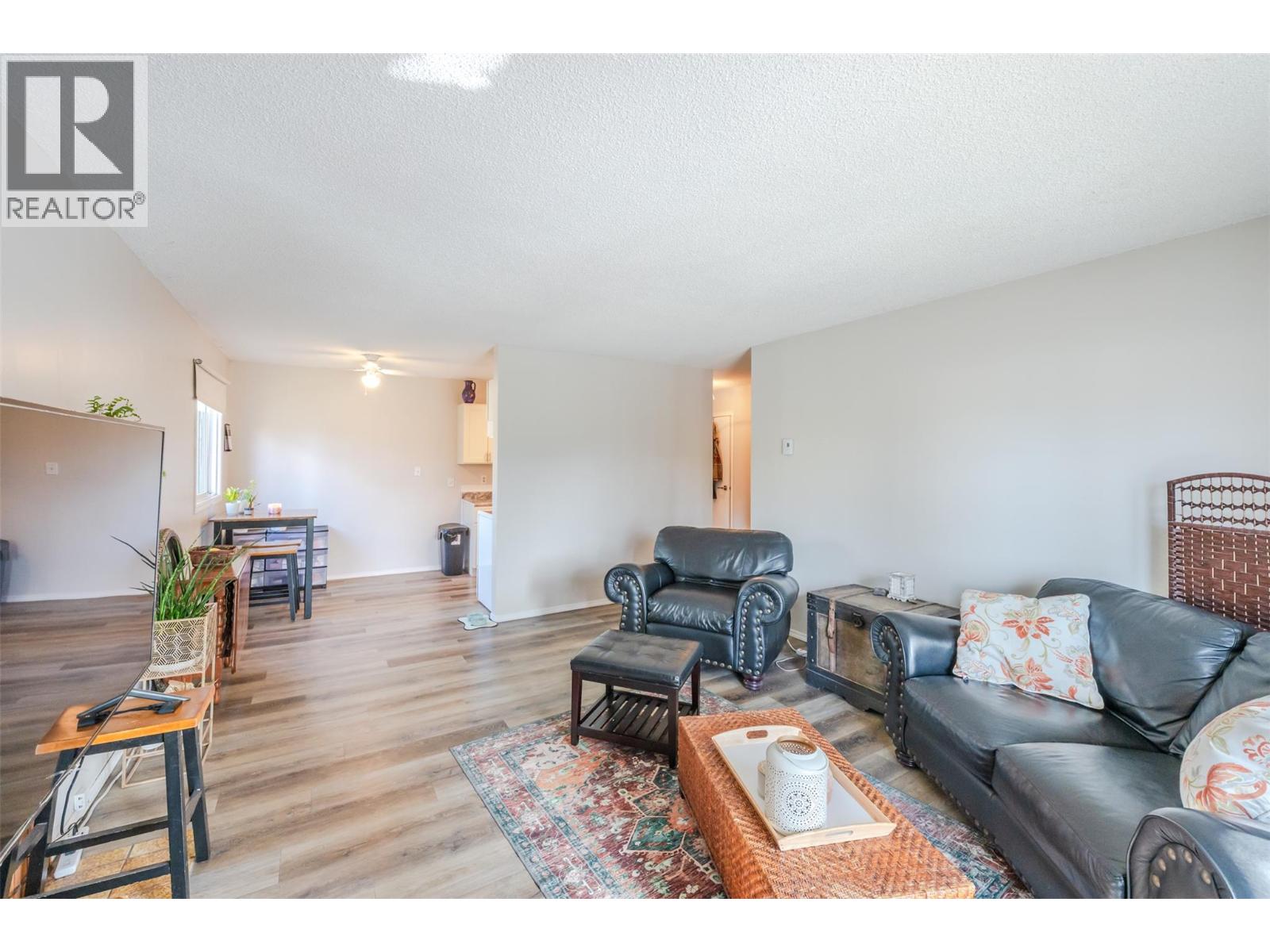 #303 110 Skaha Place - 6