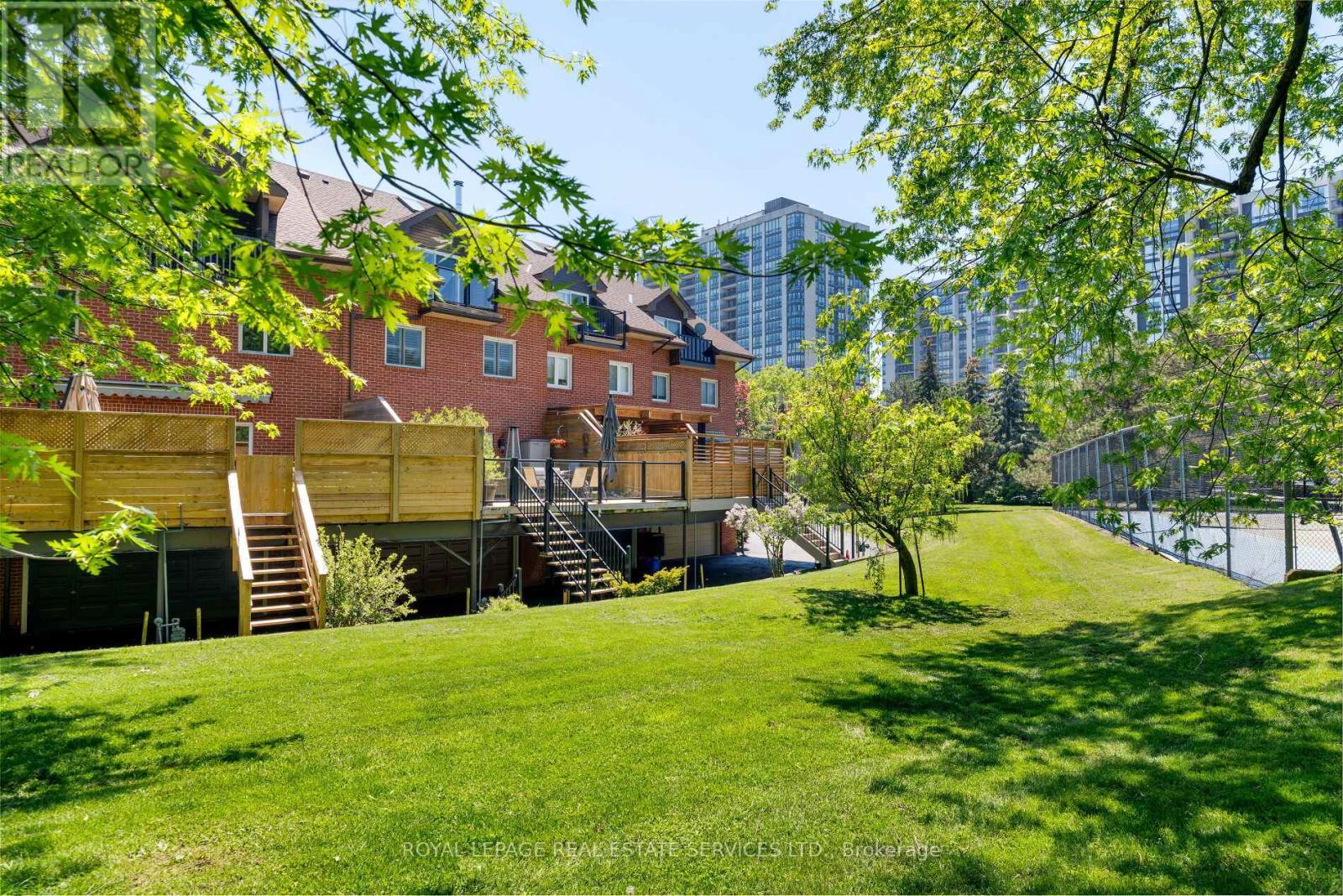 68 TRADEWIND DRIVE, Oakville (BR Bronte) — photo 2