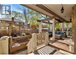 Eating area - 39 Loyalist Road, Toronto, ON M9A3P2 Photo 7
