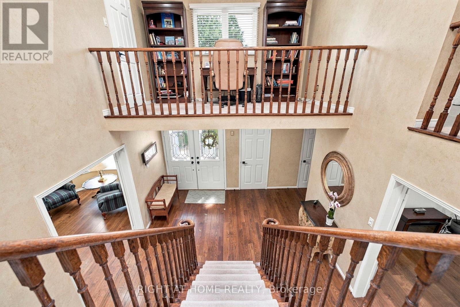 20 MOWAT COURT - 25