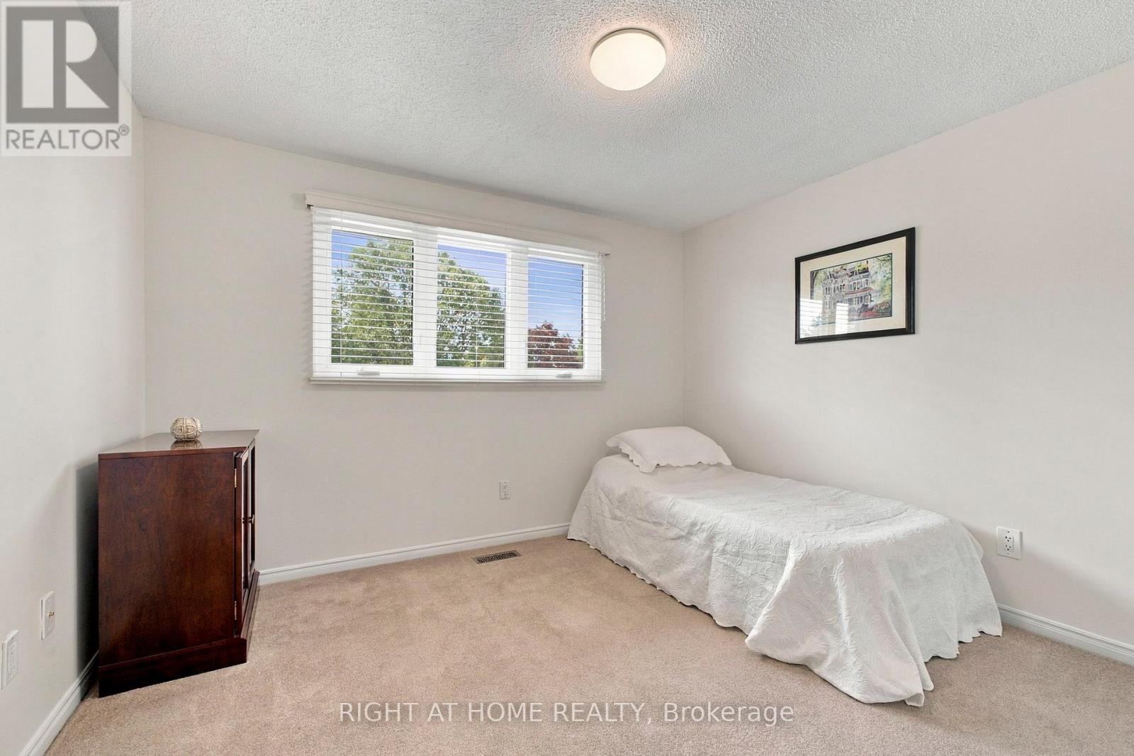 20 MOWAT COURT - Image 27