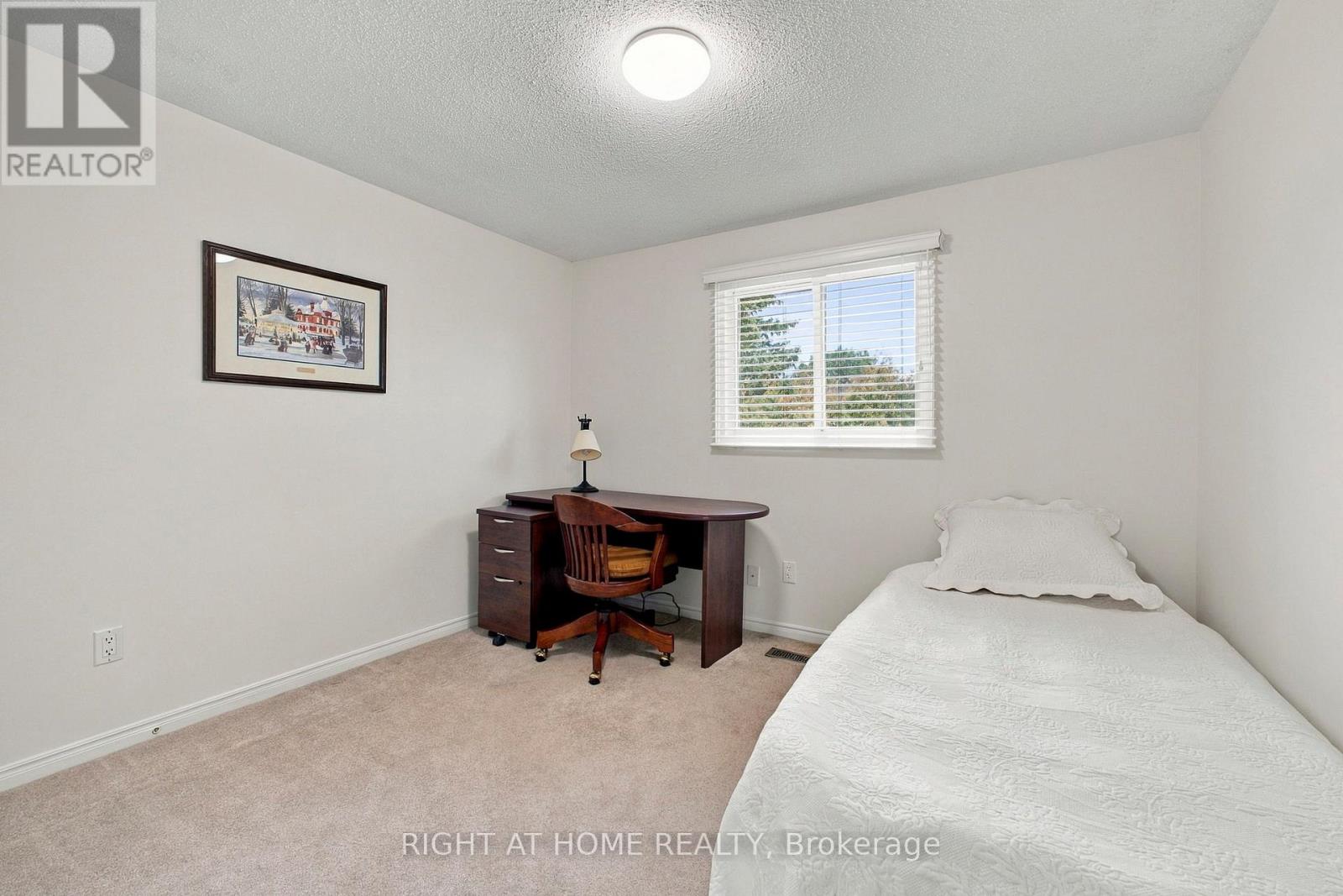 20 MOWAT COURT - 29