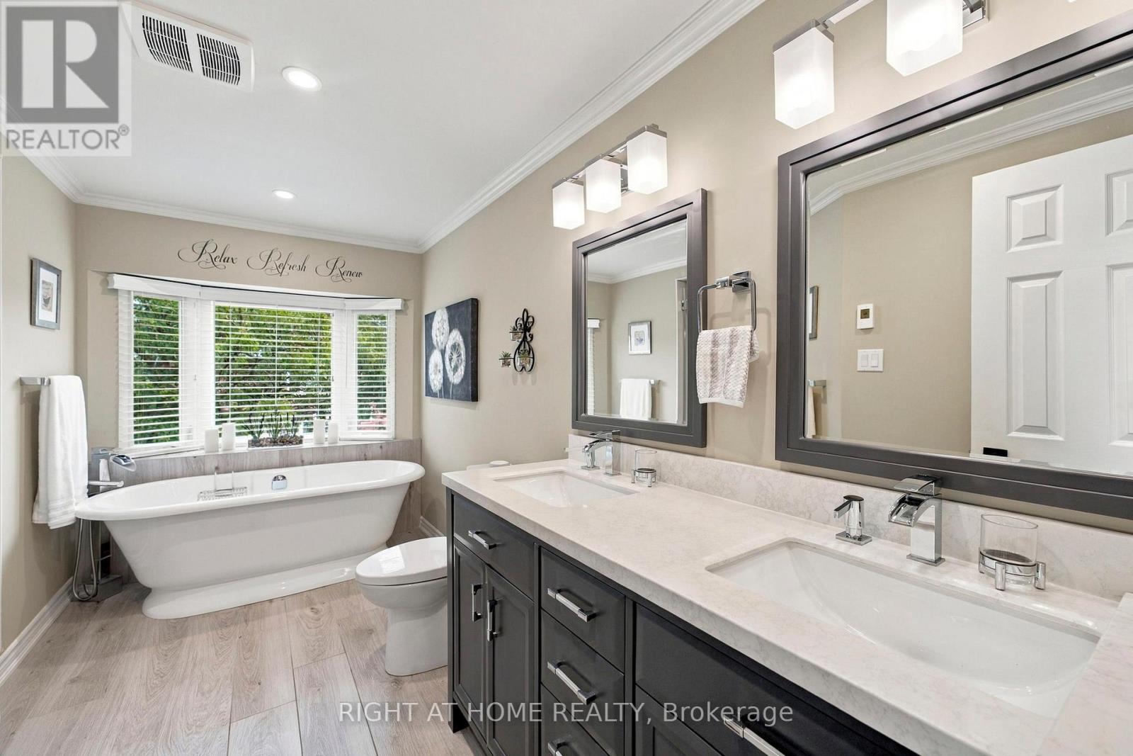20 MOWAT COURT - Image 33