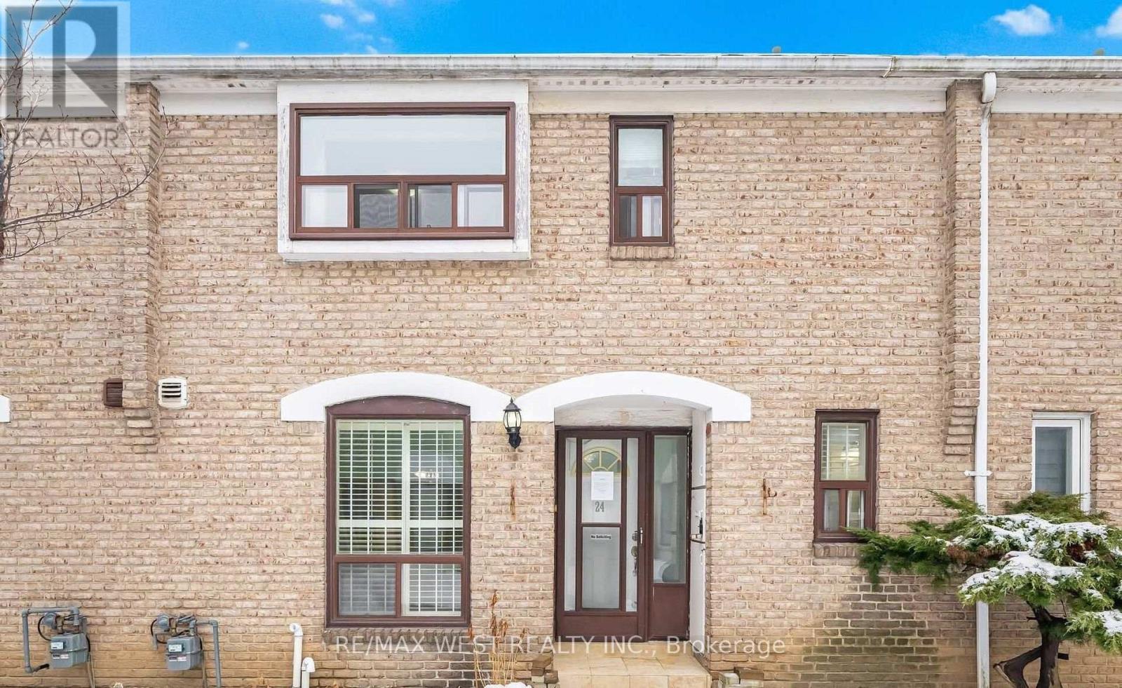 Photo of 25 Gosford Boulevard