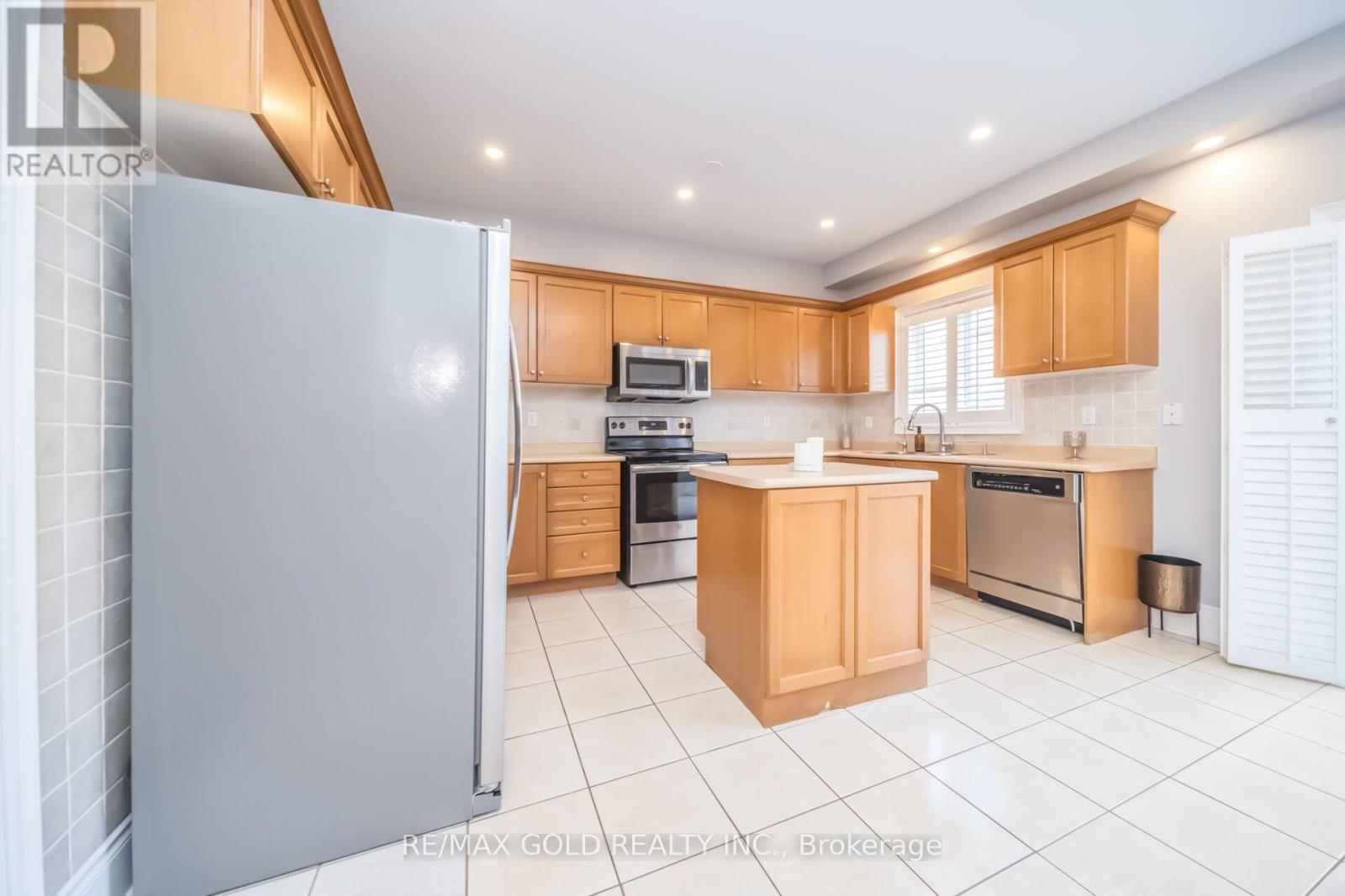 15 NEWARK WAY, Brampton (Fletcher's Meadow) — photo 8