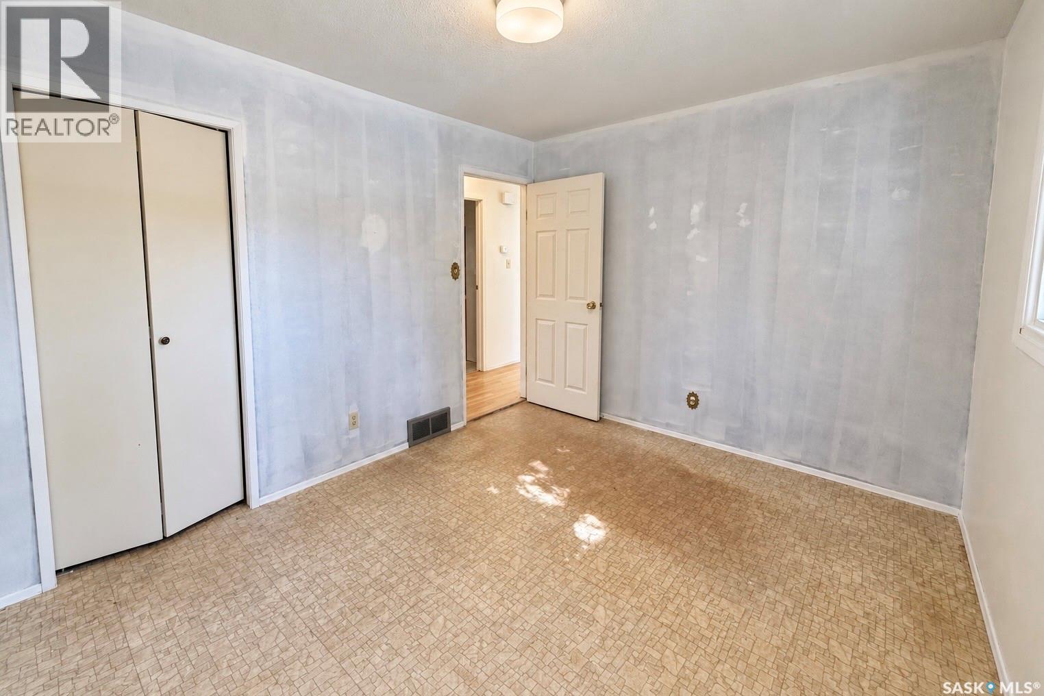 1721 H AVENUE N - 13