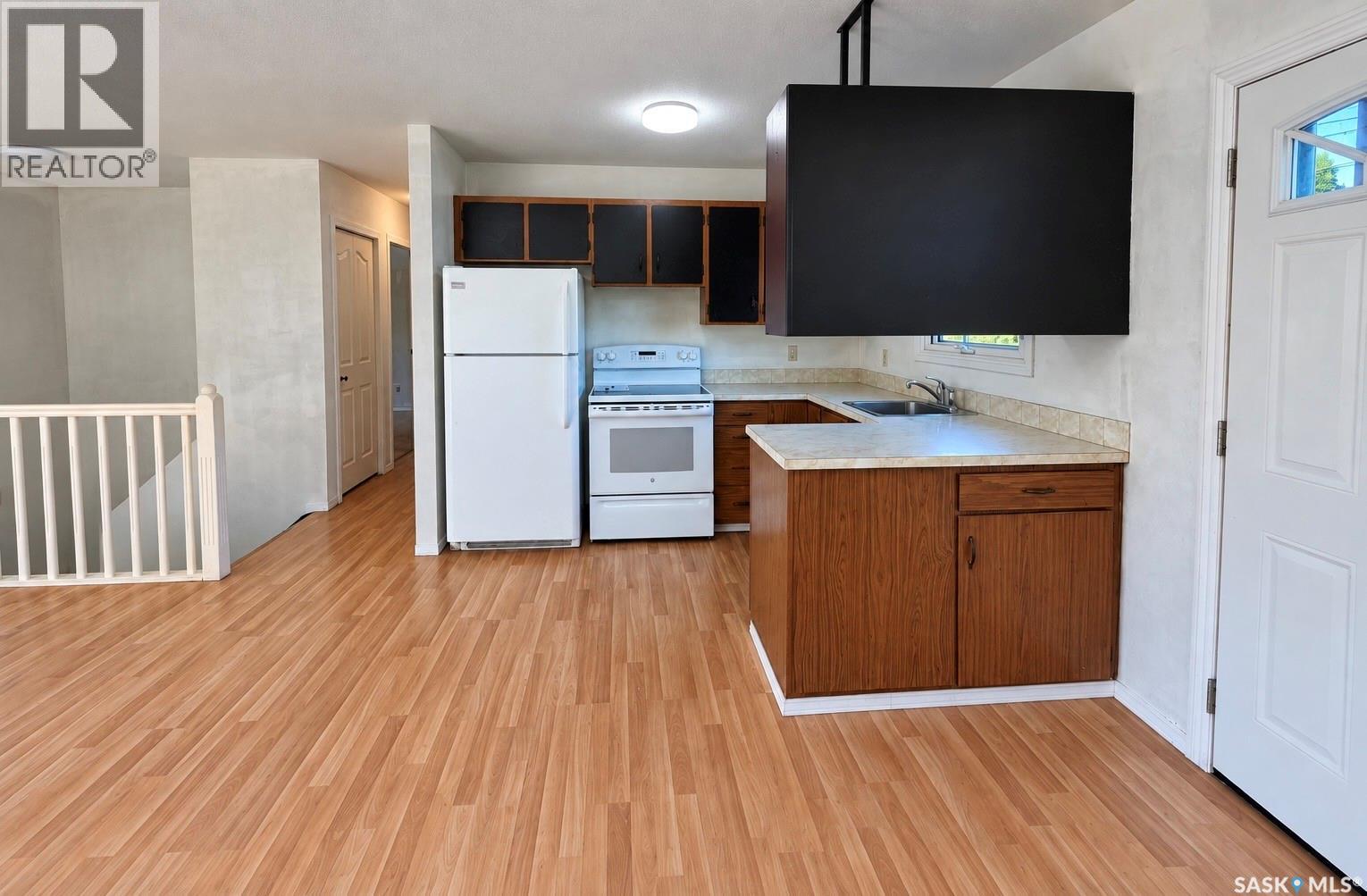 1721 H AVENUE N - 5