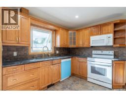 Kitchen - 135 Fulton Drive, Regina, SK S4X1A6 Photo 9