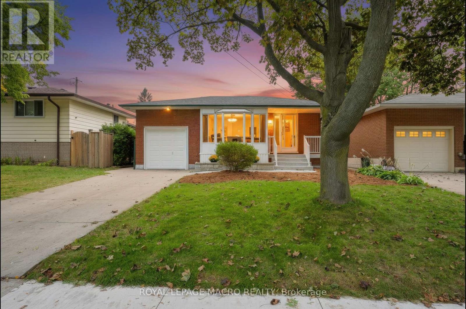 15 CLEARWATER DRIVE, Hamilton (Rolston)