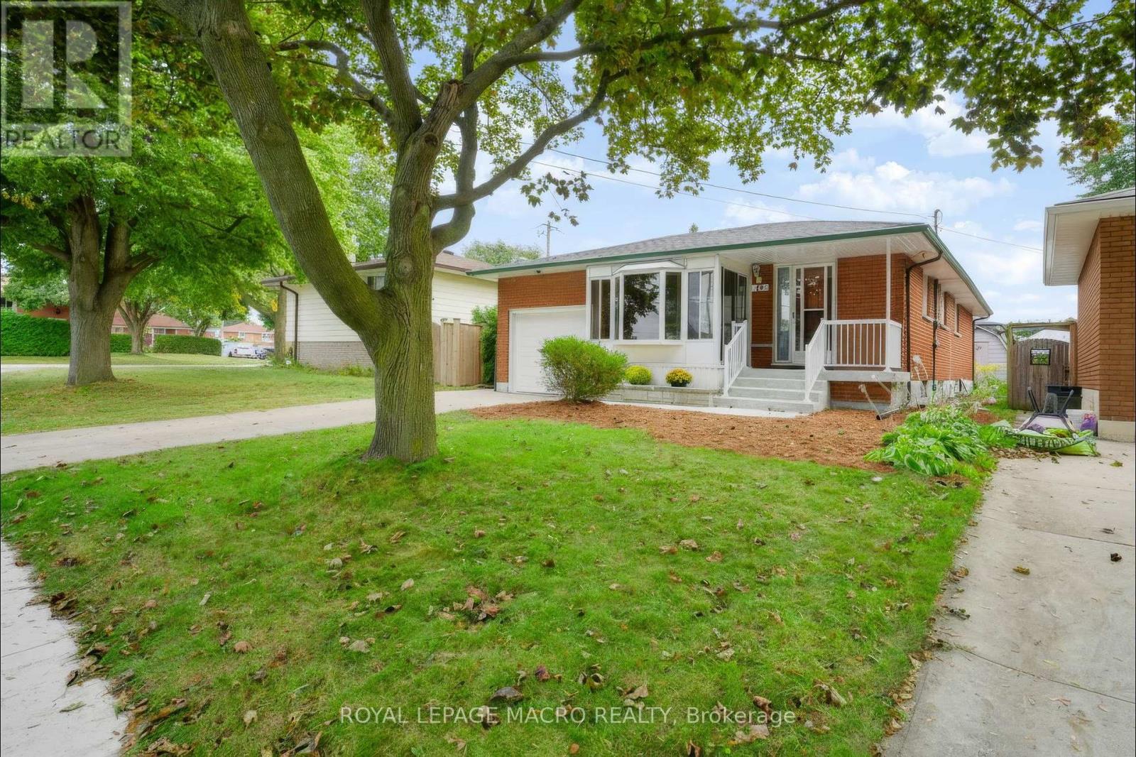 15 CLEARWATER DRIVE - 31