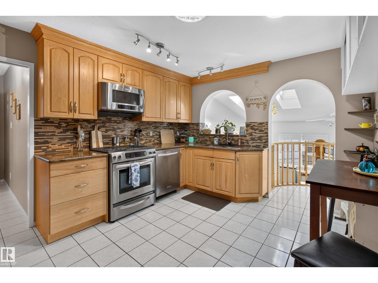 2812 35 ST NW - 14