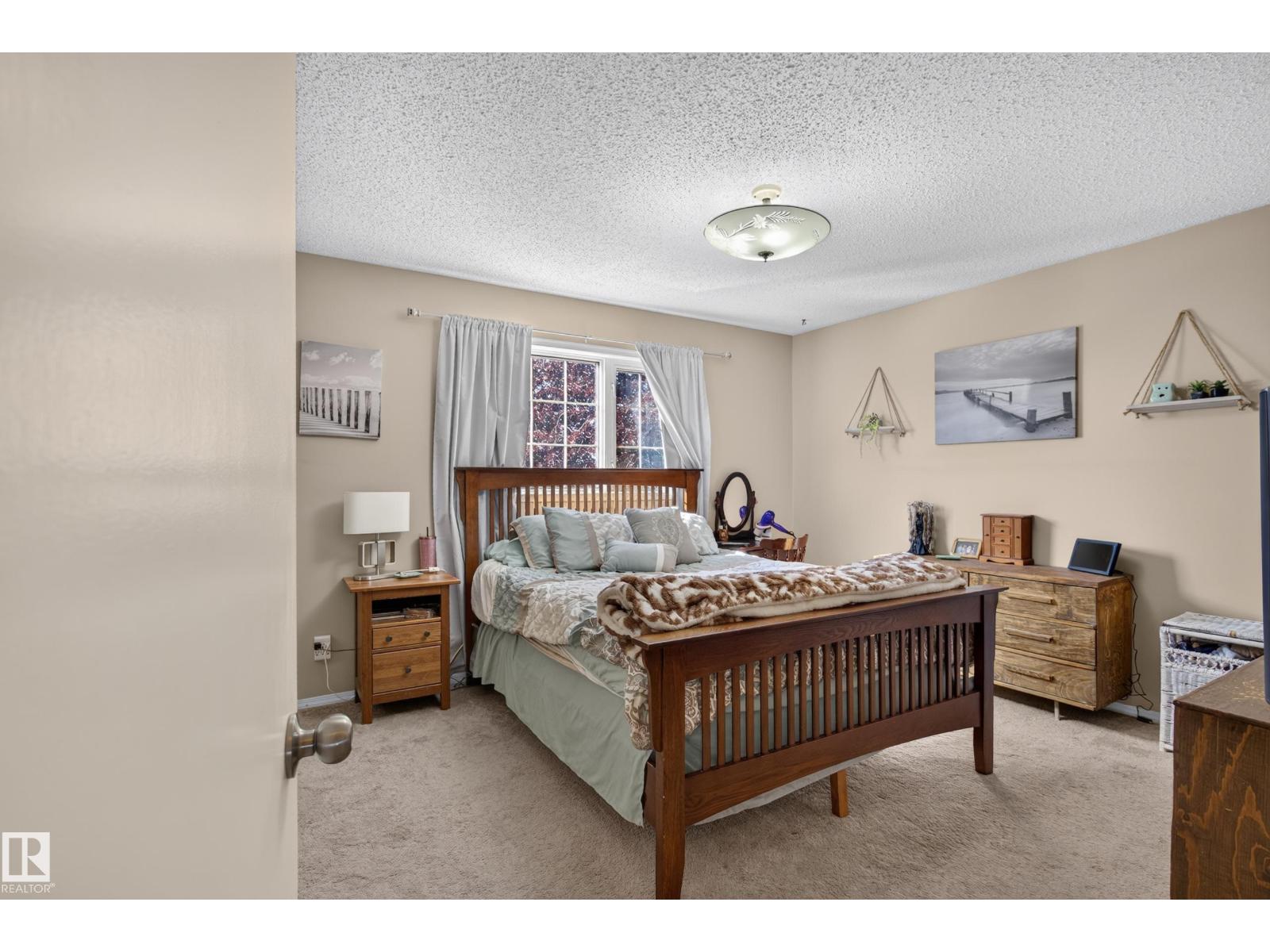 2812 35 ST NW - 35