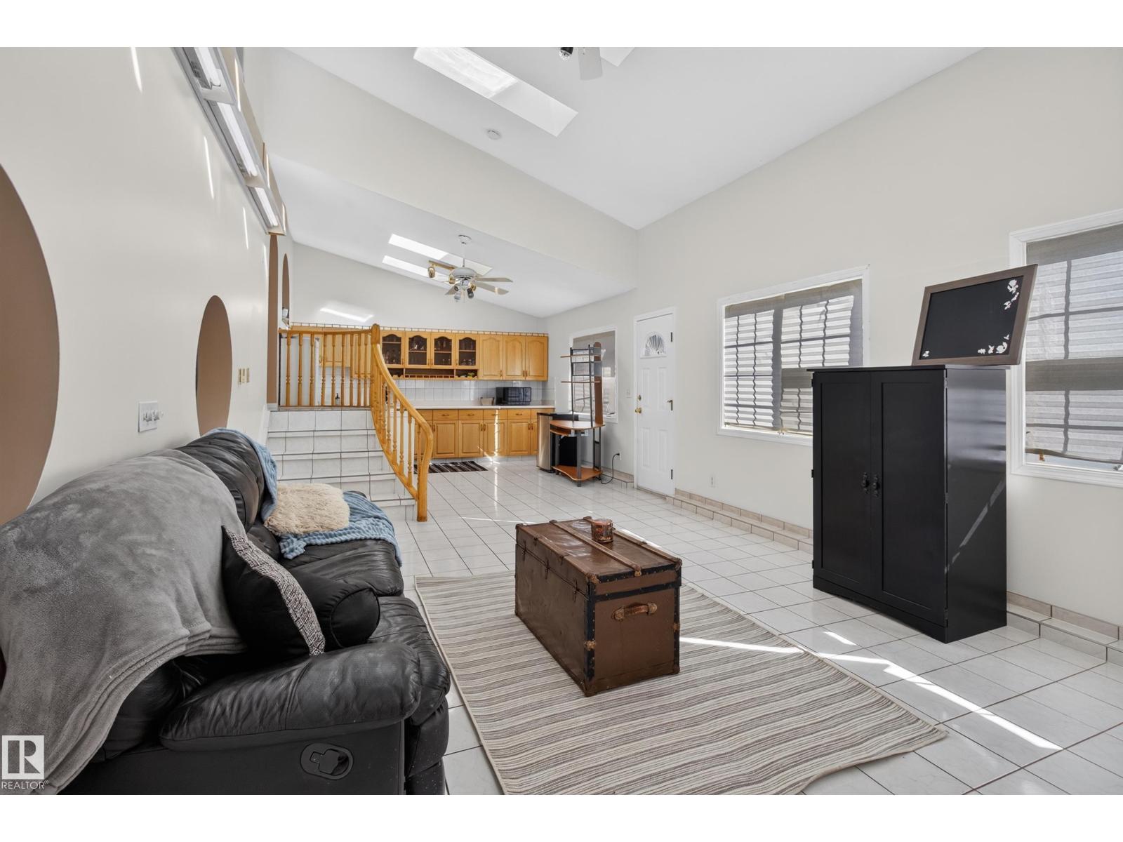 2812 35 ST NW - 25