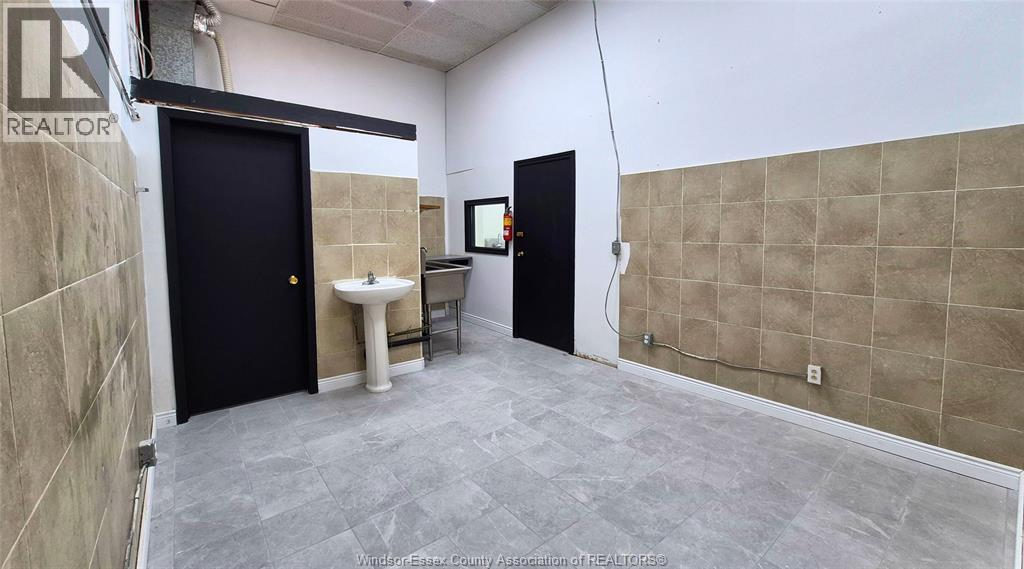 116 PARK STREET West Unit# 5, Windsor — photo 8