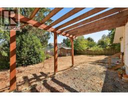 5229 Jersey Rd, Saanich, BC V8Y2H2 Photo 15