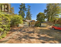5229 Jersey Rd, Saanich, BC V8Y2H2 Photo 32