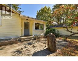5229 Jersey Rd, Saanich, BC V8Y2H2 Photo 33