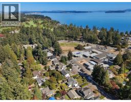 5229 Jersey Rd, Saanich, BC V8Y2H2 Photo 26