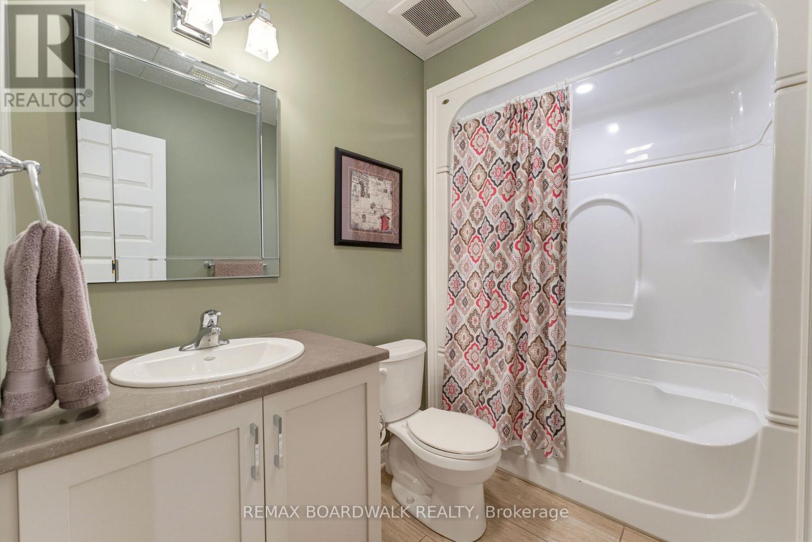 236 STERLING AVENUE - Image 33